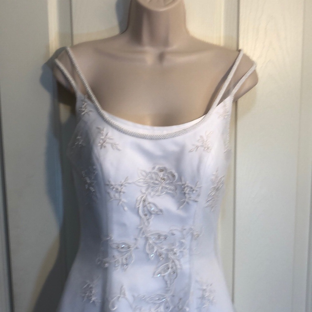 Oleg Cassini Wedding Dress Size 6 Lace Beaded A-Line Bridal Gown w/ Train Bustle - Picture 3 of 8